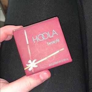 used HOOLA by benefit bronzer!!